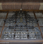 Smeedwerk boven de inpandige voordeur.
<br/>
Corrie Groen- Pickhard, 2017-08-25